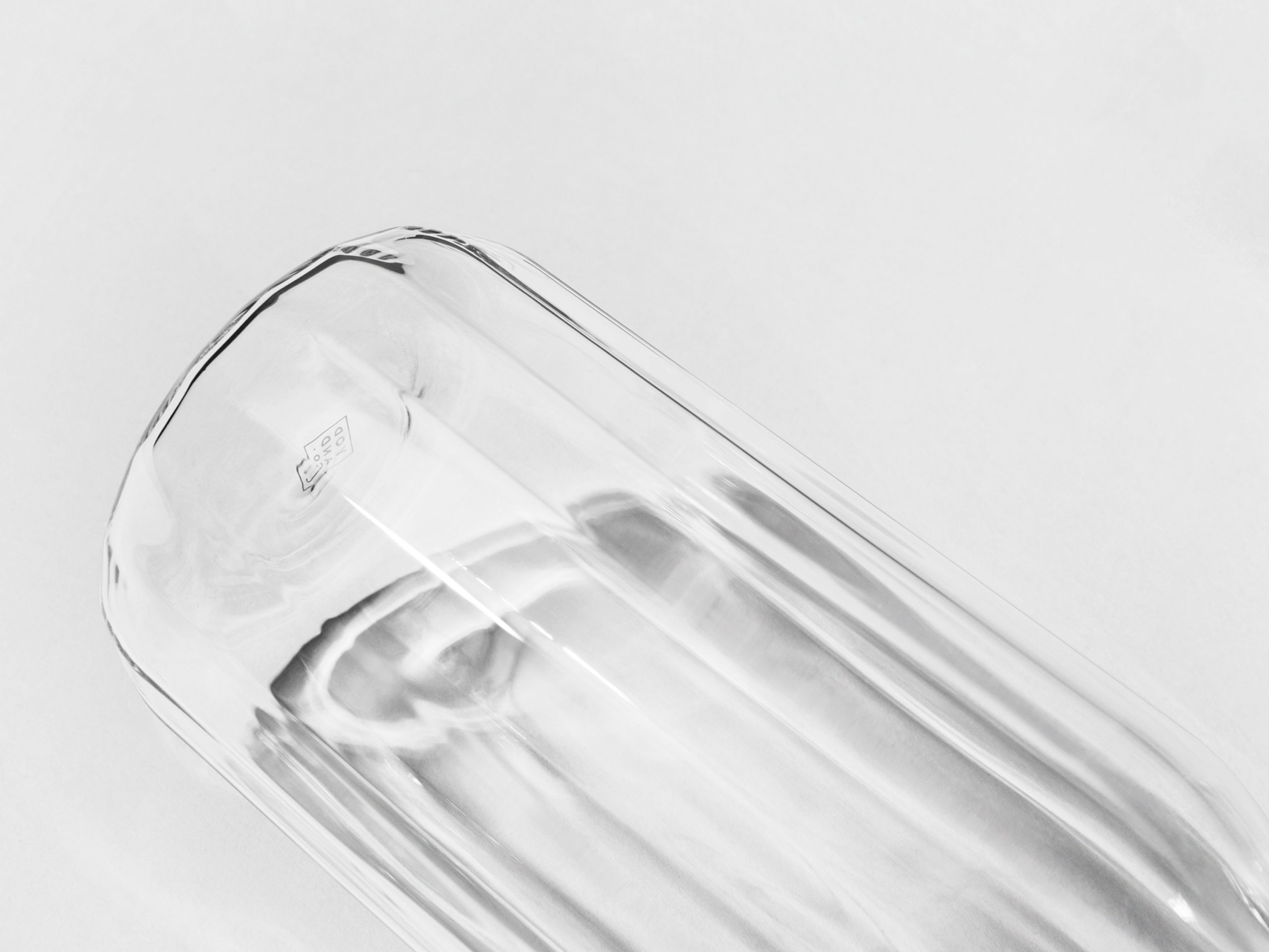 Blond_Product-Design_Yod&Co_Rivington-Glassware_Carafe-Detail
