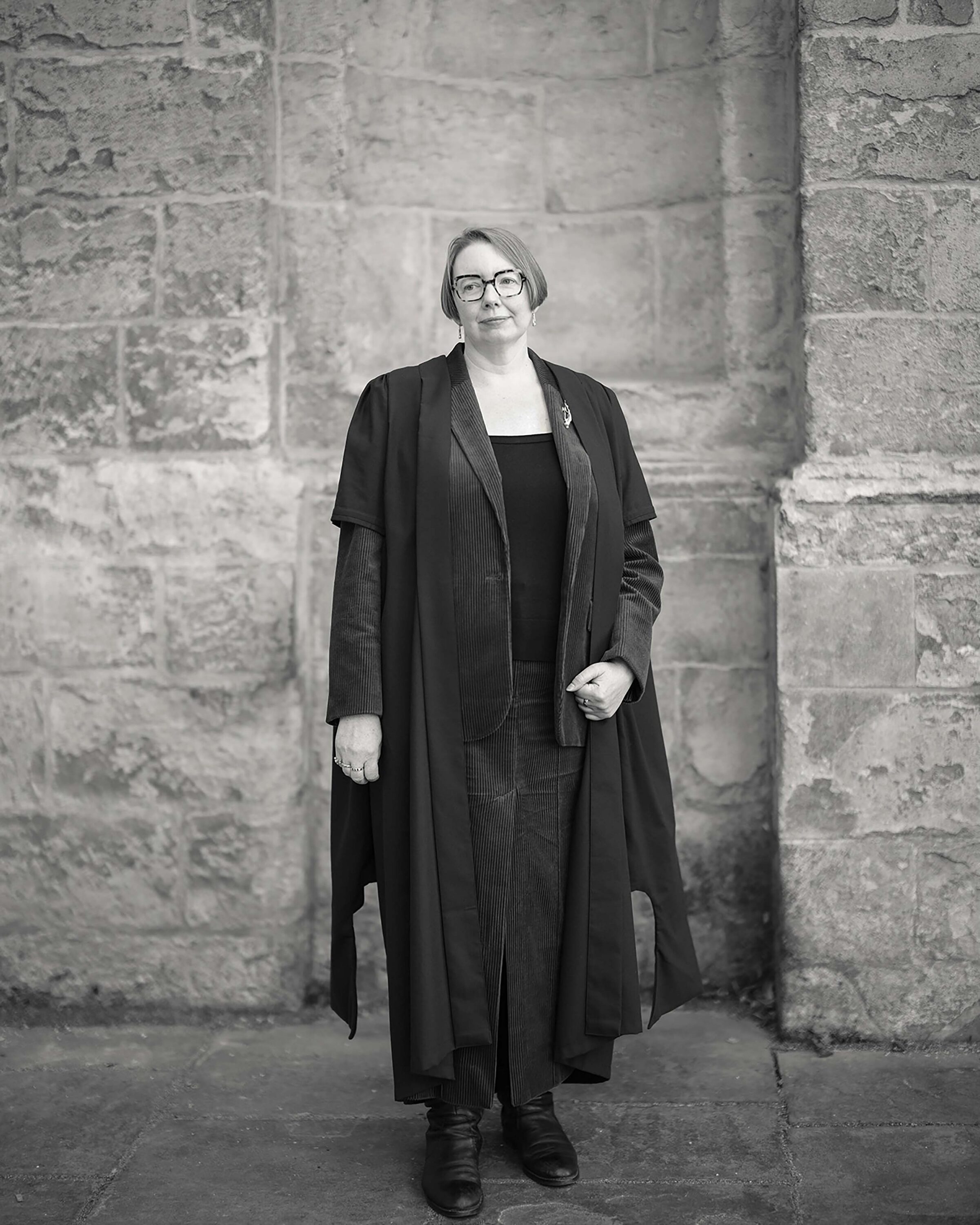 wrenagency_alystomlinson_2 Anne Davies FBA, Professor of Law and Public Policy, photographed outside the Bodleian Old Library, Oxford (2025) © Alys Tomlinson