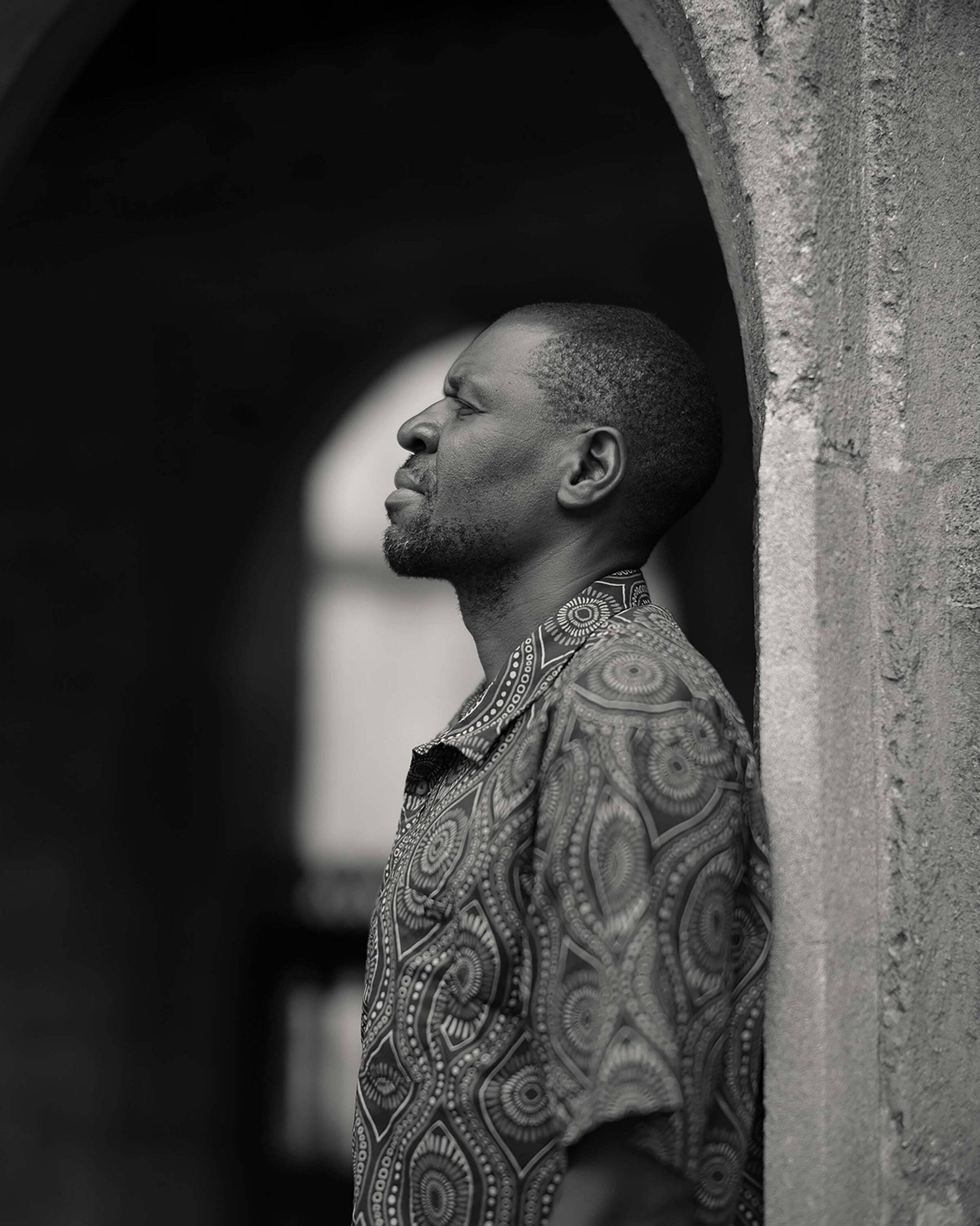 wrenagency_alystomlinson_2 Shadreck Chirikure FBA, Professor of Archaeological Science, photographed at New College, Oxford (2025) © Alys Tomlinson