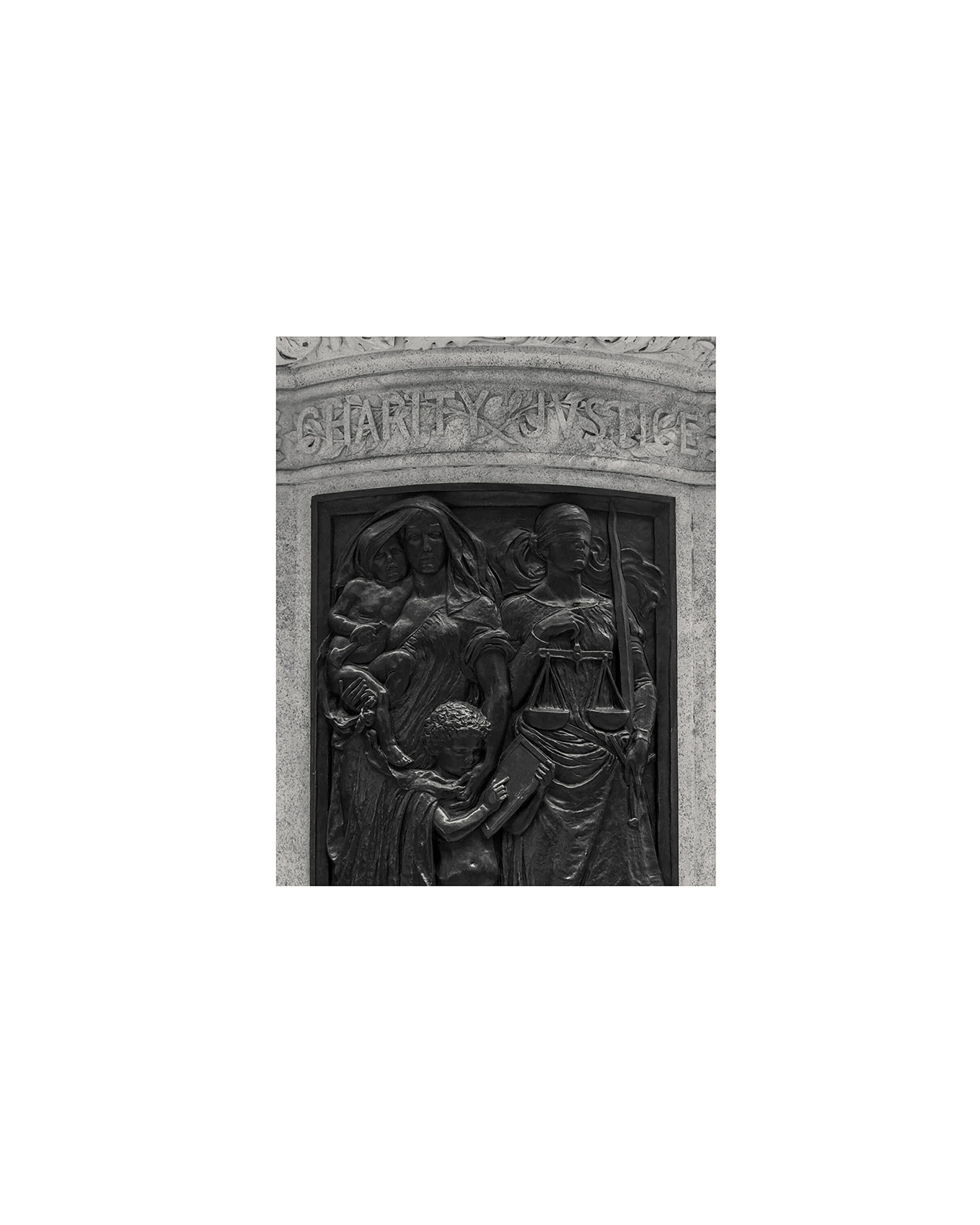 wrenagency_alystomlinson_Anne Davies FBA, Professor of Law and Public Policy, photographed outside the Bodleian Old Library, Oxford (2025) © Alys Tomlinson