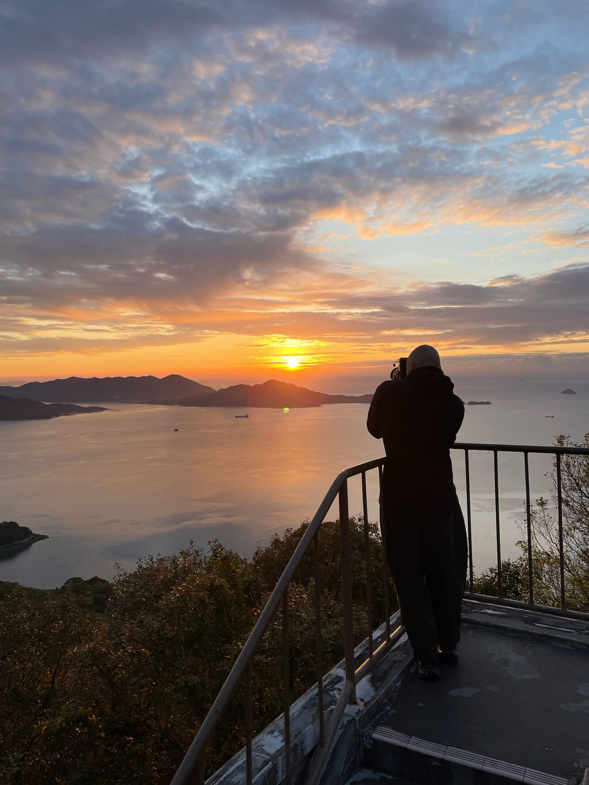 WREN-LUKE_EVANS-Japan-BTS-IMG_9819