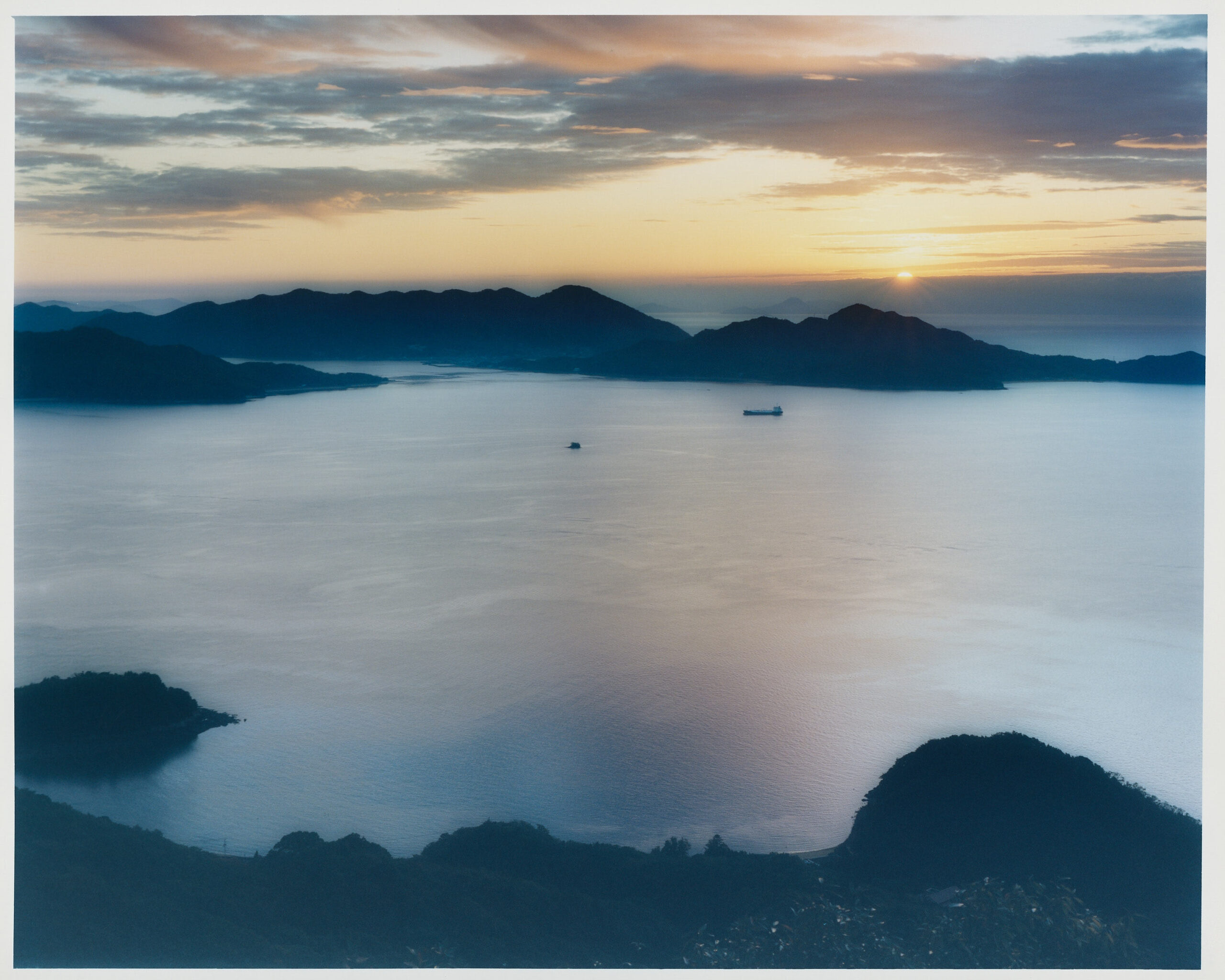 WREN-Luke_Evans_Japan_25