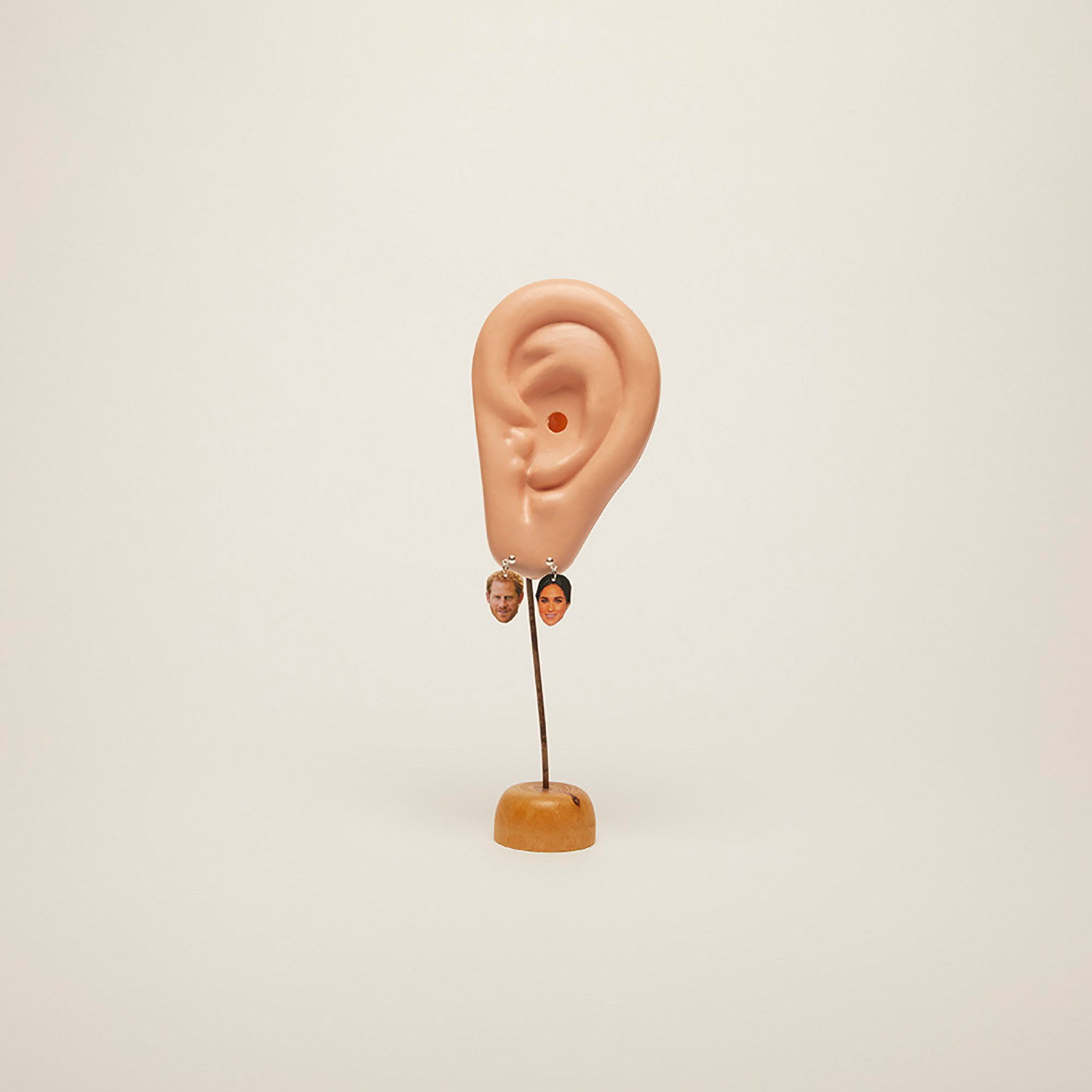 WREN-LUKE_STEPHENSON-Harry and Meghan ear