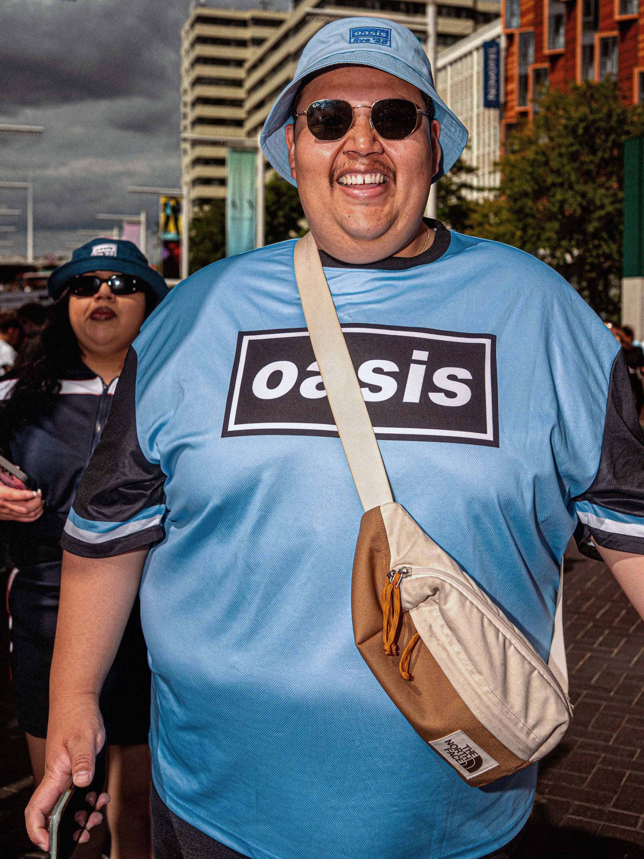 WREN-DougieWallace-DW_OASIS_WEMBLEY_Page_08