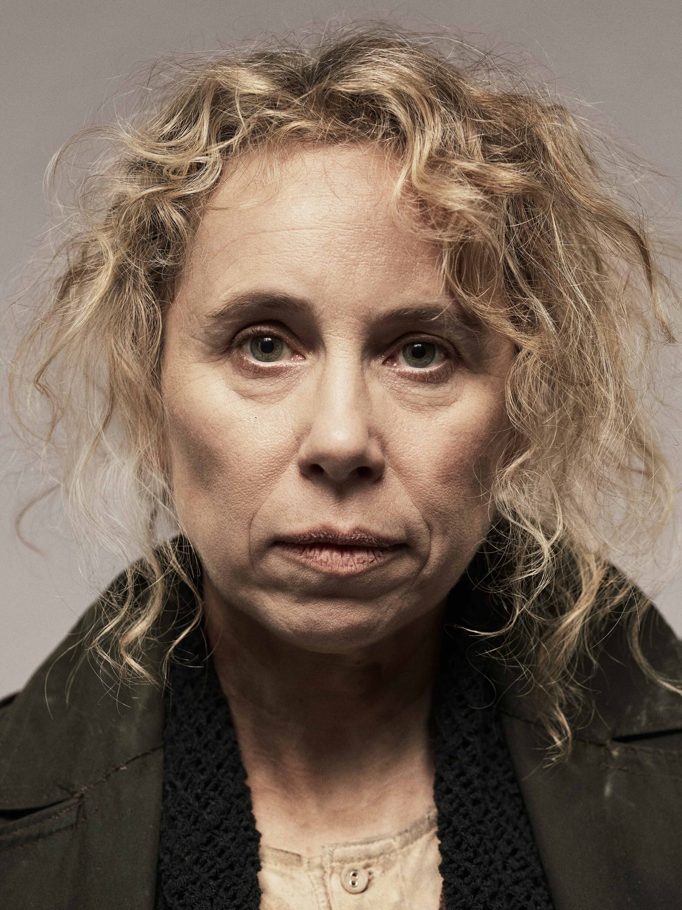 WrenAgency_FelicityMcCabe_GLOBE_Mother_Courage_1_sRGB-