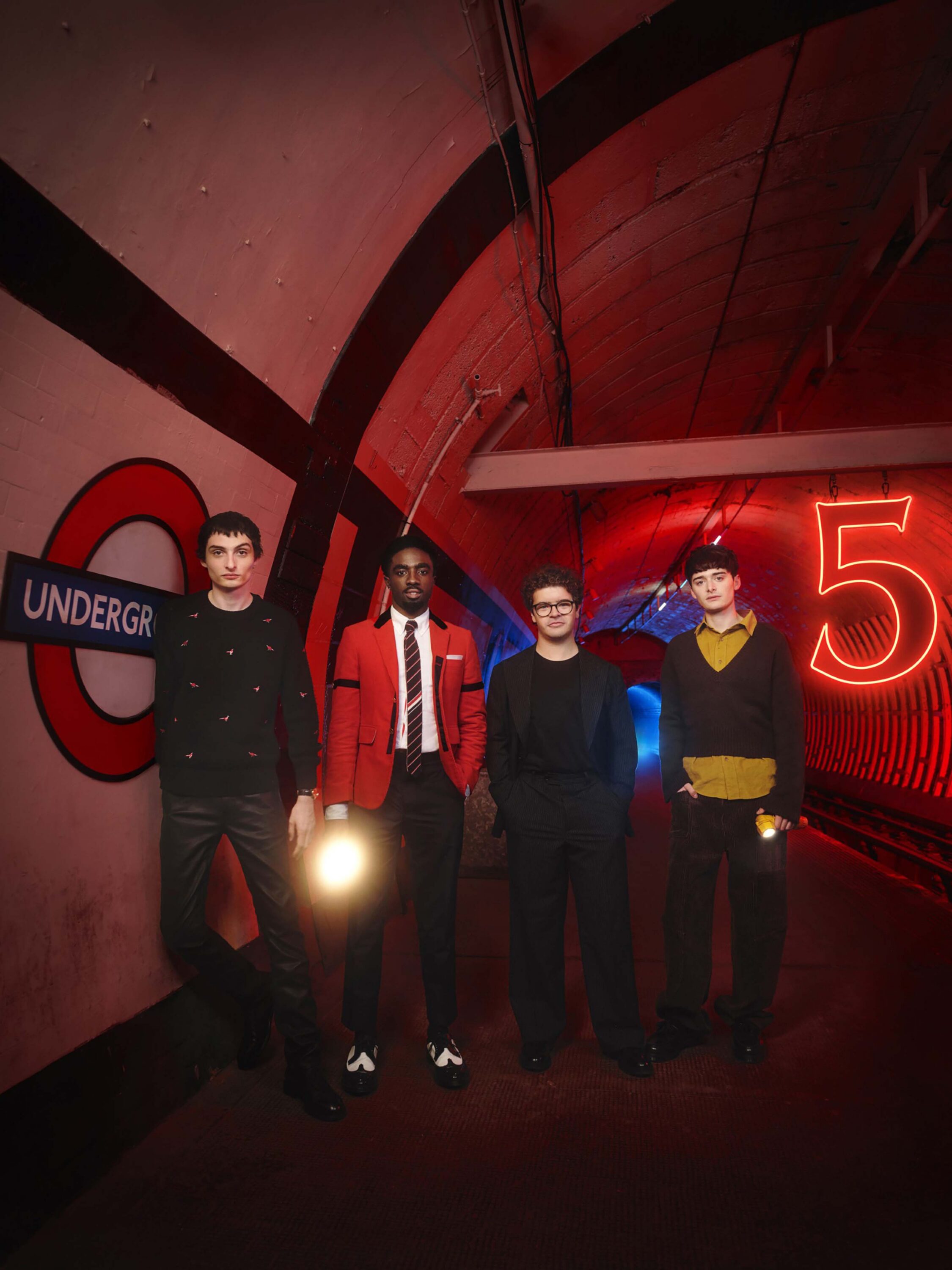 wrenagency-rachellouisebrown-251111_NETFLIX_STRANGER_THINGS_S5_PLATFORM_0054_V1_USE THIS GROUP SHOT_USETHISONE