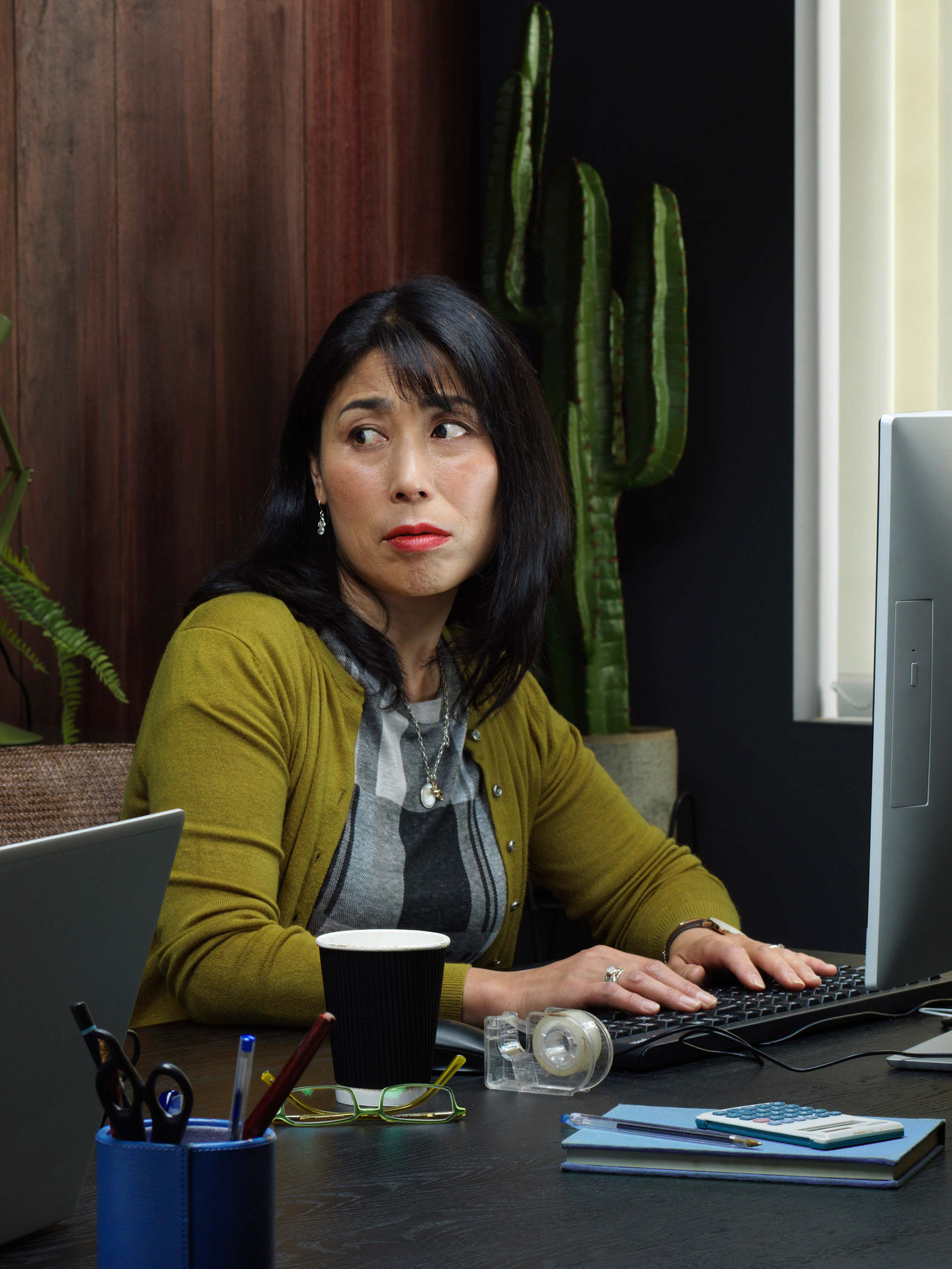 NOCDURNA_OFFICE_woman